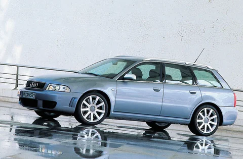 Audi A4 RS4 Avant 2000 view 4
