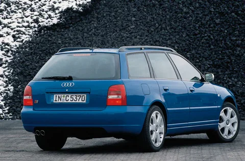 Audi A4 S4 Avant quattro 1999 view 4