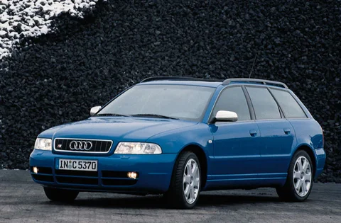 Audi A4 S4 Avant quattro 1999 view 3