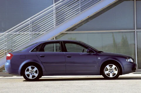 Audi A4 2.0 5V 2001 view 9
