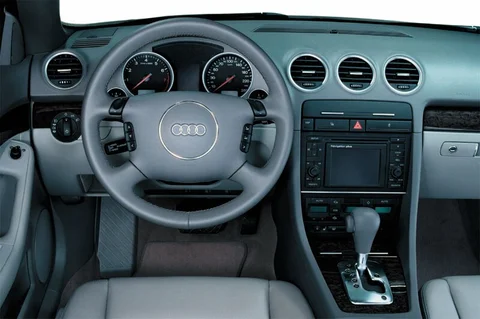 Audi A4 Cabriolet 2.5 TDI 2002 view 8