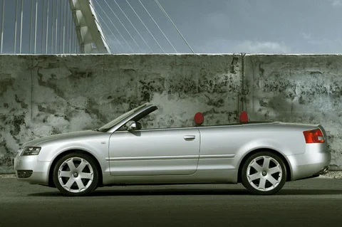 Audi A4 S4 Cabriolet 4.2 quattro 2004 view 4