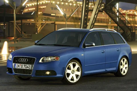 Audi A4 RS4 Avant 4.2 FSI quattro 2006 view 3