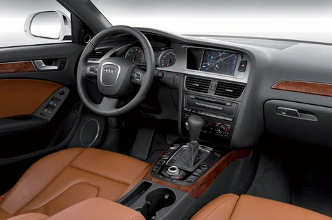 Audi A4 Avant 3.2 FSI 2009 view 3