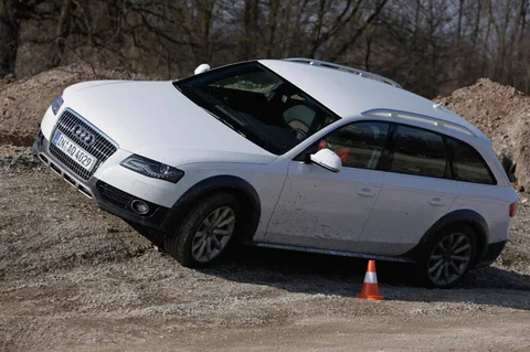 Audi A4 Allroad 3.0 TDI quattro 2009 view 2