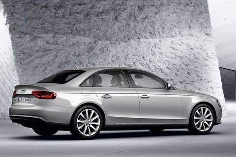 Audi A4 2.0 TDI 120hp 2012 view 3