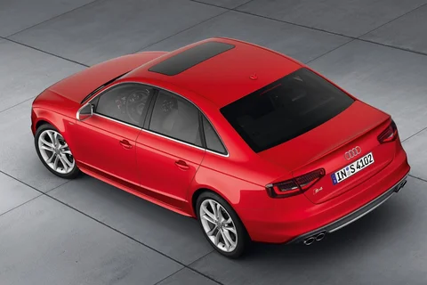 Audi A4 S4 3.0 TFSI quattro 2011 view 3