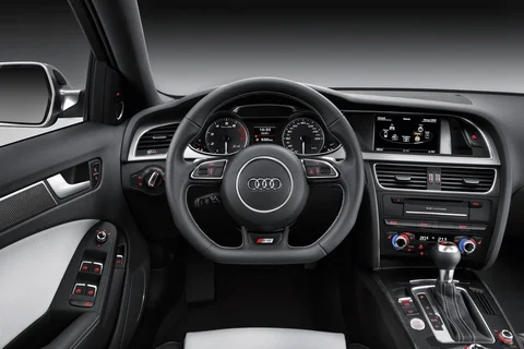 Audi A4 S4 Avant 3.0 TFSI quattro 2011 view 2