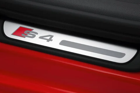 Audi A4 S4 Avant 3.0 TFSI quattro 2011 view 7