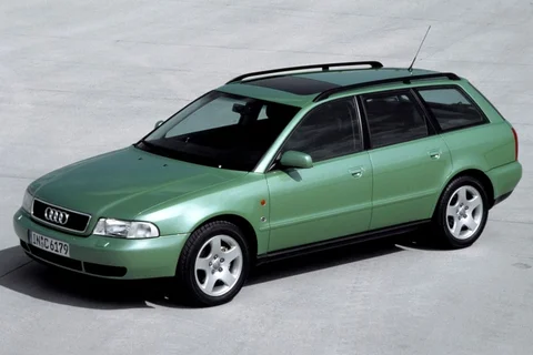Audi A4 Avant 2.6 1996 view 4