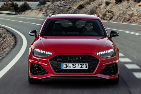 Audi A4 RS4 Avant quattro 2019 view 2
