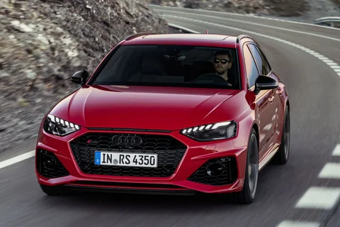 Audi A4 RS4 Avant quattro 2019 view 5