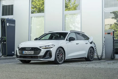 Audi A5 Avant TFSI 110kW Advanced edition 2024 view 4