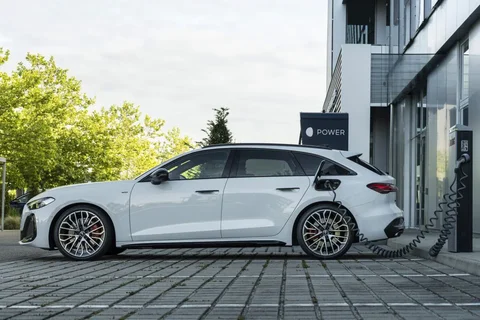 Audi A5 Avant TFSI 110kW Advanced edition 2024 view 5
