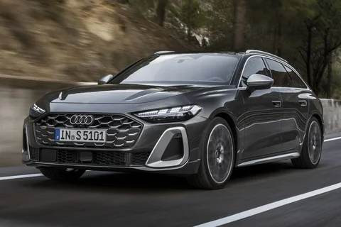 Audi A5 S5 Avant TFSI quattro 2024 view 2