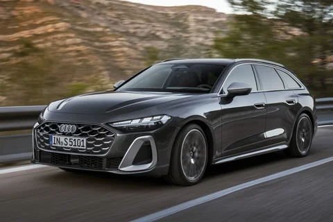 Audi A5 S5 Avant TFSI quattro 2024 view 4