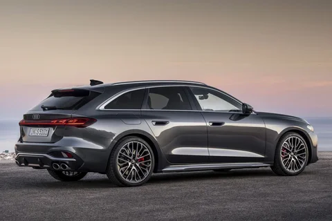 Audi A5 S5 Avant TFSI quattro 2024 view 5