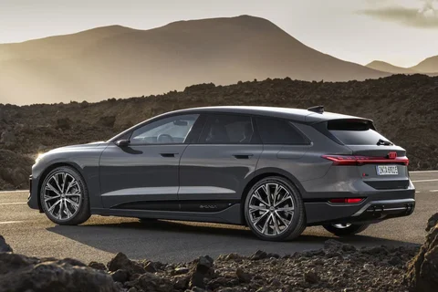 Audi A6 e-tron Avant performance Advanced edition 2024 view 4
