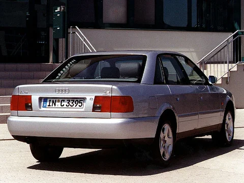 Audi A6 2.3 1994 view 4