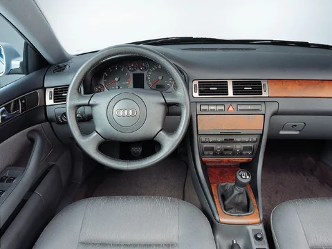 Audi A6 2.7 5V Turbo 1999 view 3