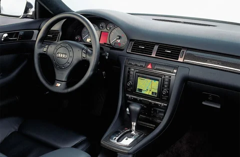 Audi A6 S6 quattro 1999 view 4