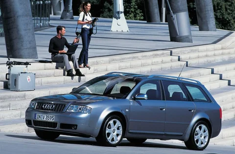 Audi A6 S6 Avant quattro 1999 view 4