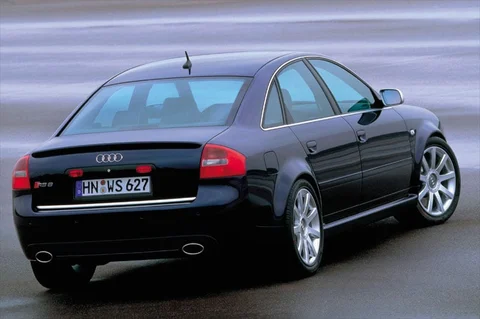 Audi A6 RS6 quattro 2002 view 2
