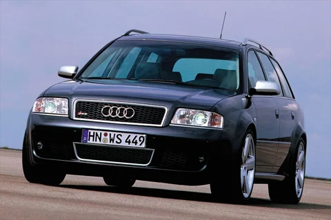 Audi A6 RS6 Avant quattro 2002 view 3