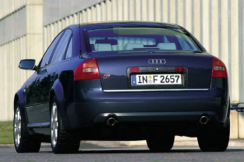 Audi A6 S6 quattro 2001 view 5