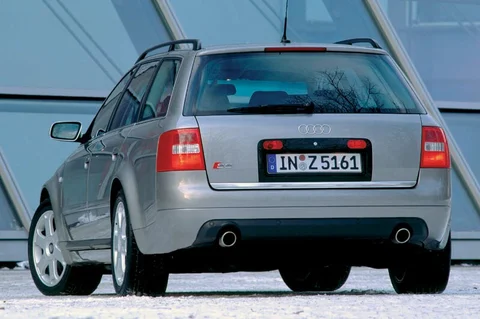 Audi A6 S6 Avant quattro 2001 view 5