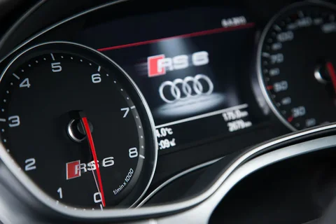 Audi A6 RS6 Avant 4.0 TFSI quattro 2013 view 11