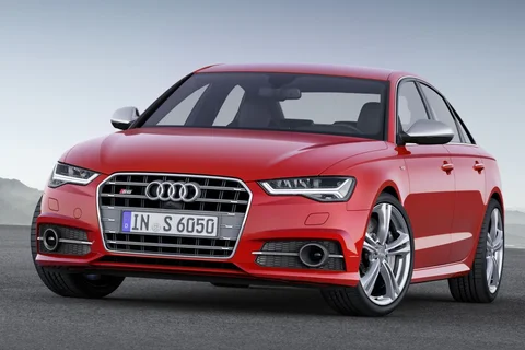 Audi A6 S6 4.0 TFSI quattro 2014 view 2