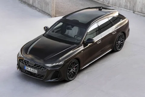 Audi A6 Avant TFSI Advanced edition 2025 view 3