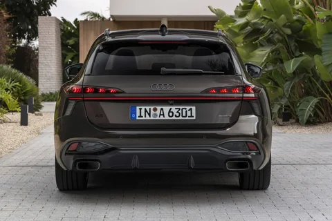 Audi A6 Avant TFSI Advanced edition 2025 view 10
