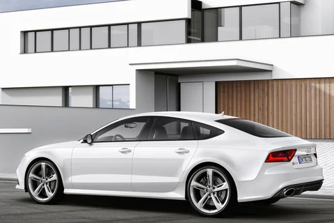 Audi A7 RS7 Sportback 4.0 TFSI quattro 2013 view 4