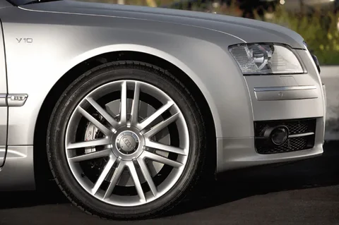 Audi A8 S8 5.2 FSI quattro 2006 view 2