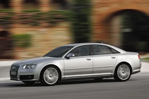 Audi A8 S8 5.2 FSI quattro 2006 view 5
