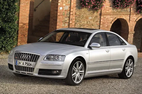 Audi A8 S8 5.2 FSI quattro 2006 view 7