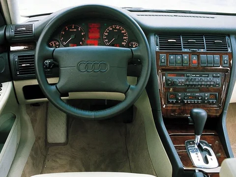Audi A8 2.8 Quattro 1994 view 3