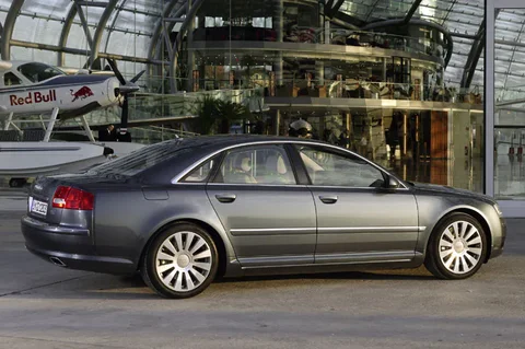Audi A8 6.0 quattro Pro Line 2005 view 5