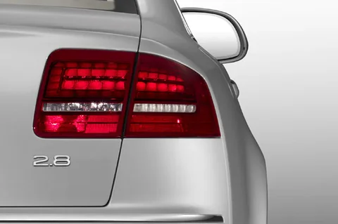 Audi A8 3.2 FSI 2007 view 5