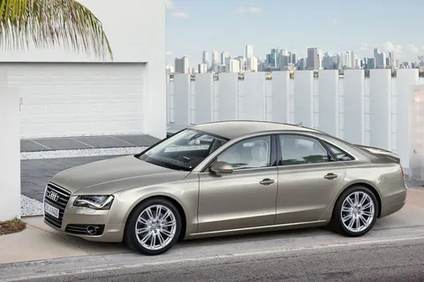 Audi A8 4.2 FSI quattro 2010 view 11