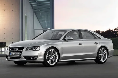 Audi A8 S8 4.0 TFSI quattro 2012 view 3