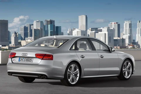 Audi A8 S8 4.0 TFSI quattro 2012 view 4
