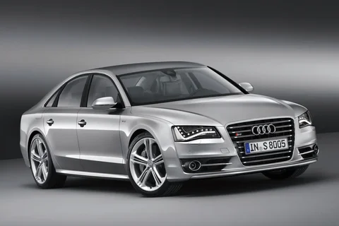 Audi A8 S8 4.0 TFSI quattro 2012 view 5