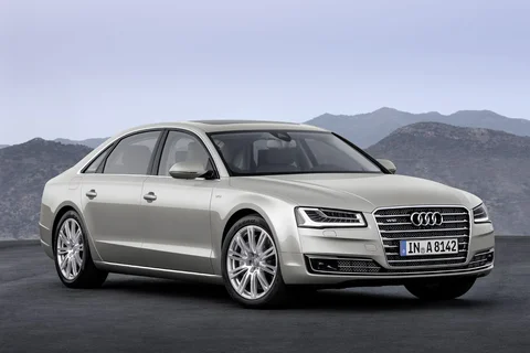 Audi A8 4.0 TFSI quattro 2013 view 3