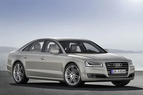 Audi A8 4.0 TFSI quattro 2013 view 5