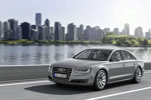Audi A8 4.0 TFSI quattro 2013 view 6
