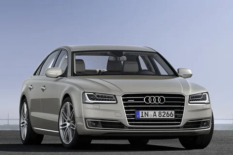 Audi A8 4.0 TFSI quattro 2013 view 7