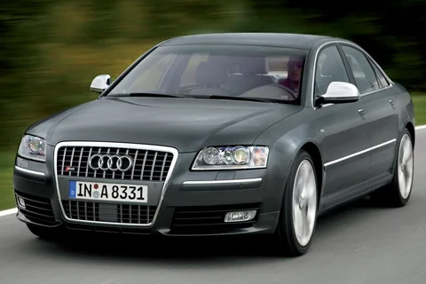 Audi A8 S8 5.2 FSI quattro 2007 view 3